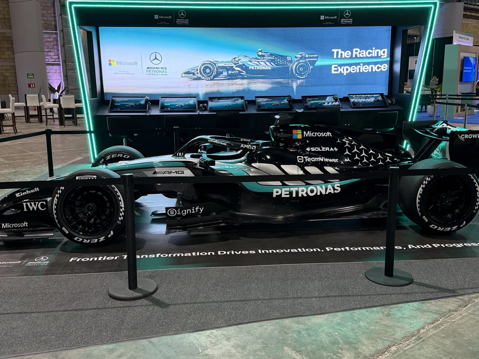 Monoplaza de Mercedes-AMG PETRONAS F1 en The Racing Experience, dentro del Microsoft Frontier Tour